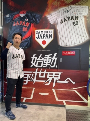 予約：3月末お届け】オーセンティックユニフォーム(ビジター)／選手名